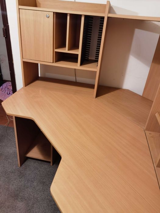 Secretaria de canto em madeira - muito bom estado