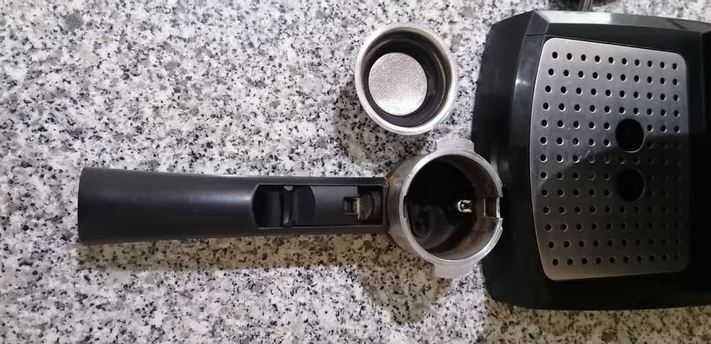 Máquina de café expresso pastilhas marca delonghi EC155