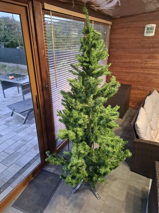 Sztuczna choinka 2,10 m. Okazja.