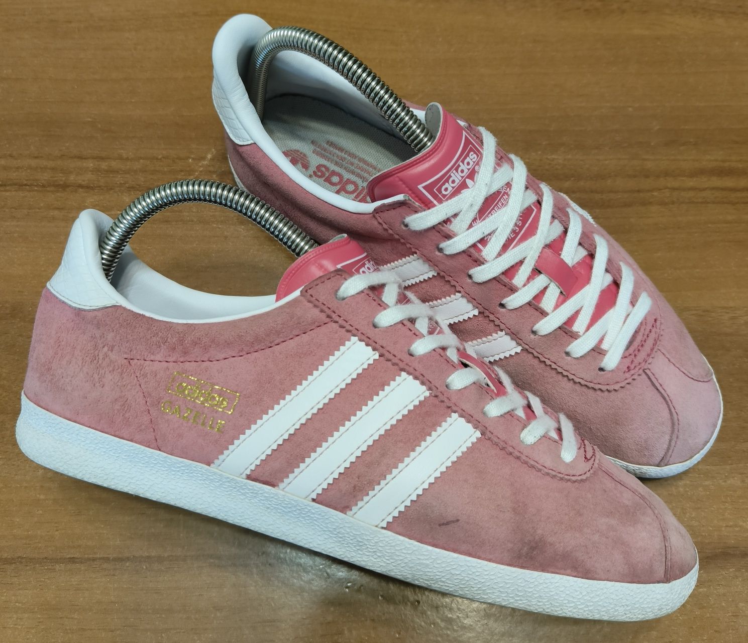 Кросівки жіночі Adidas Gazelle Low Suede Trainers 39 розмір