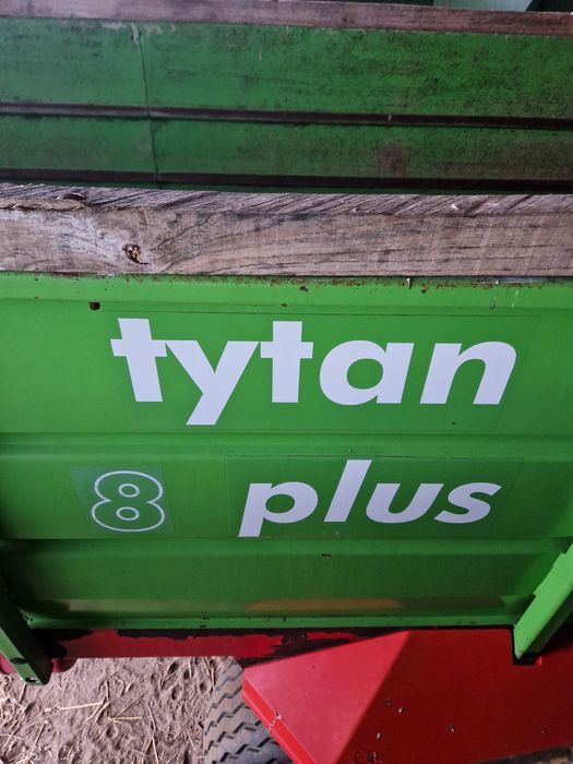 Rozrzutnik obornika tytan 8 plus