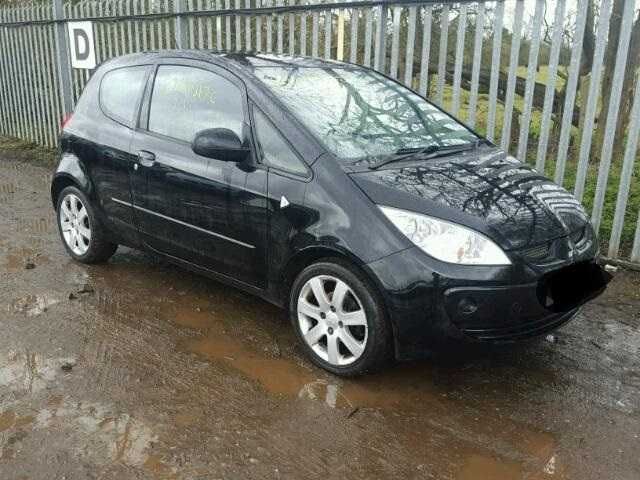 Кузовние запчасти ,кузов для mitsubishi Colt