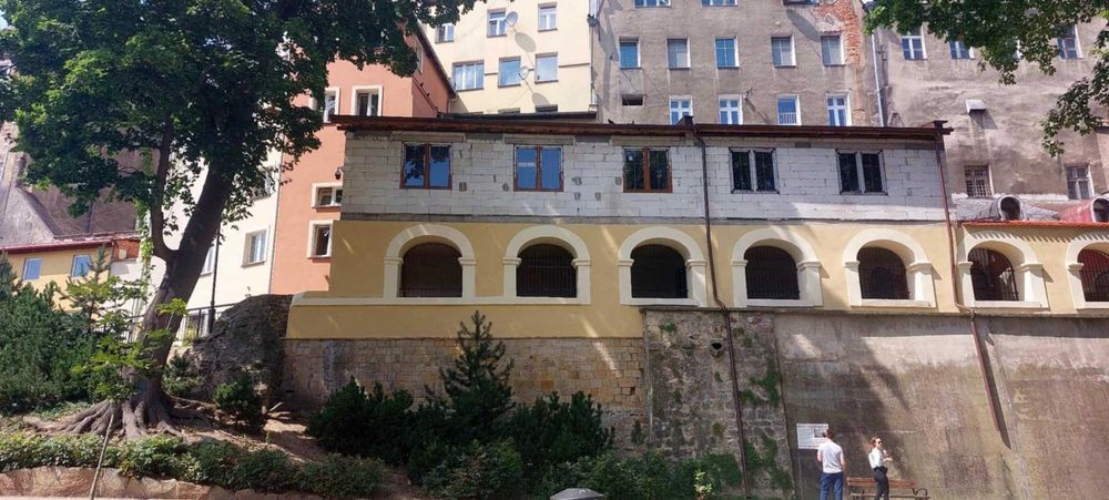 Wyjątkowy lokal usługowy z widokiem na park. Kłodzko rynek.