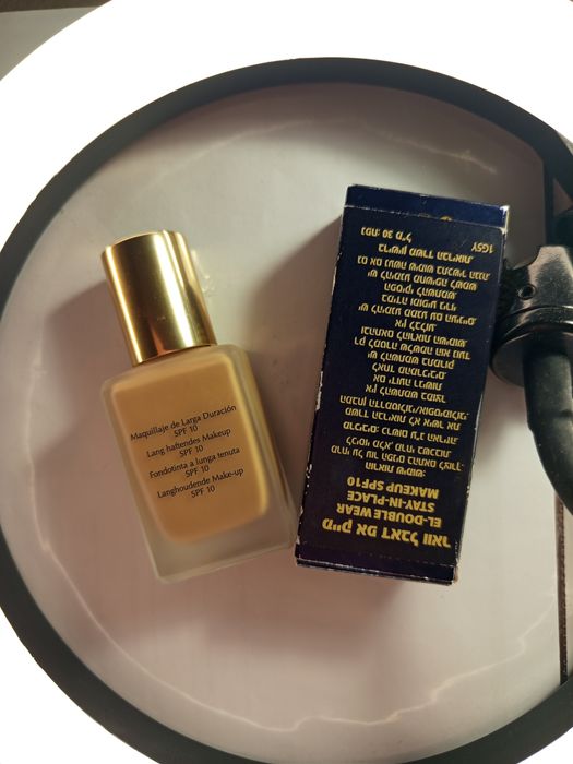 Тональна основа для обличчя ESTEE LAUDER 3W1 towny