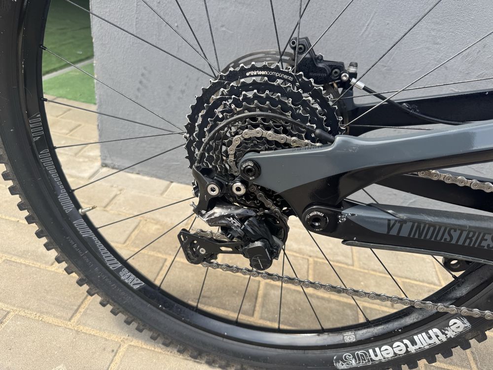 Rower Górski YT Capra CF Pro 29 carbon Karbon