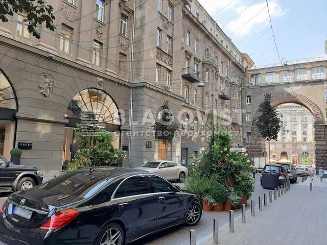 Пассаж ул Крещатик 15 - 2 комн квартира 72 м кв