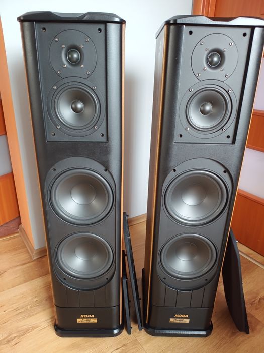 Kolumny podłogowe koda. Stylowe, retro. Ładny dźwięk. Trójdrożne.