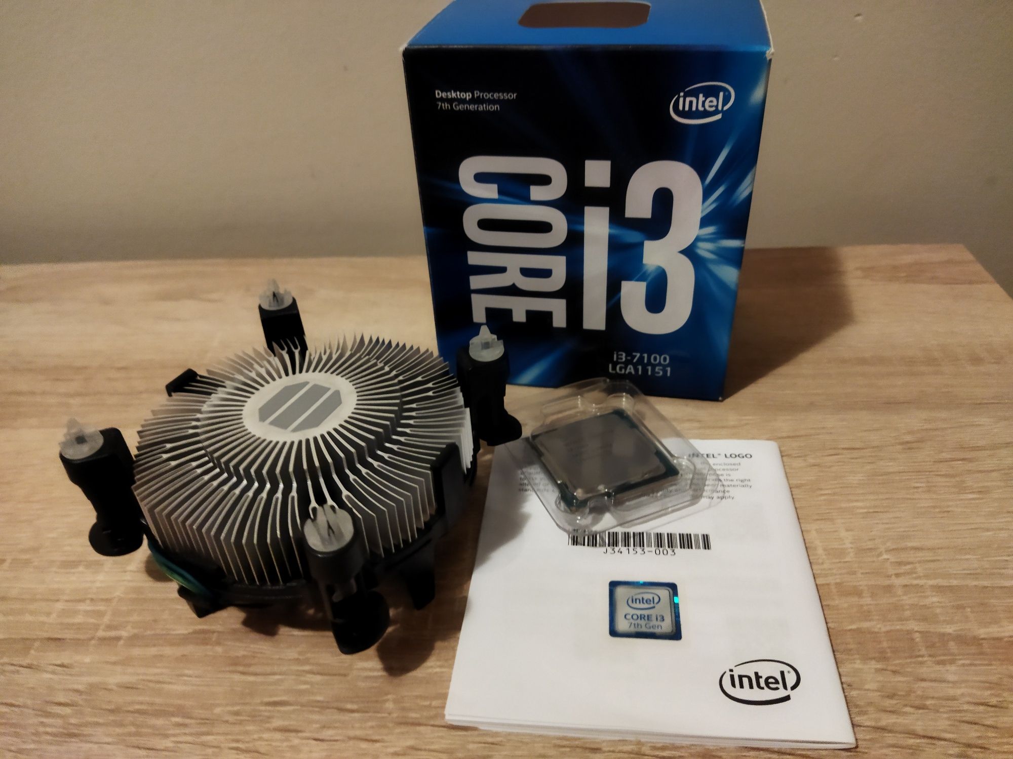 Intel® Core™ i3-7100 Processor 3M Cache, 3.90 GHz
3M Cache, 3.90 GHz3M