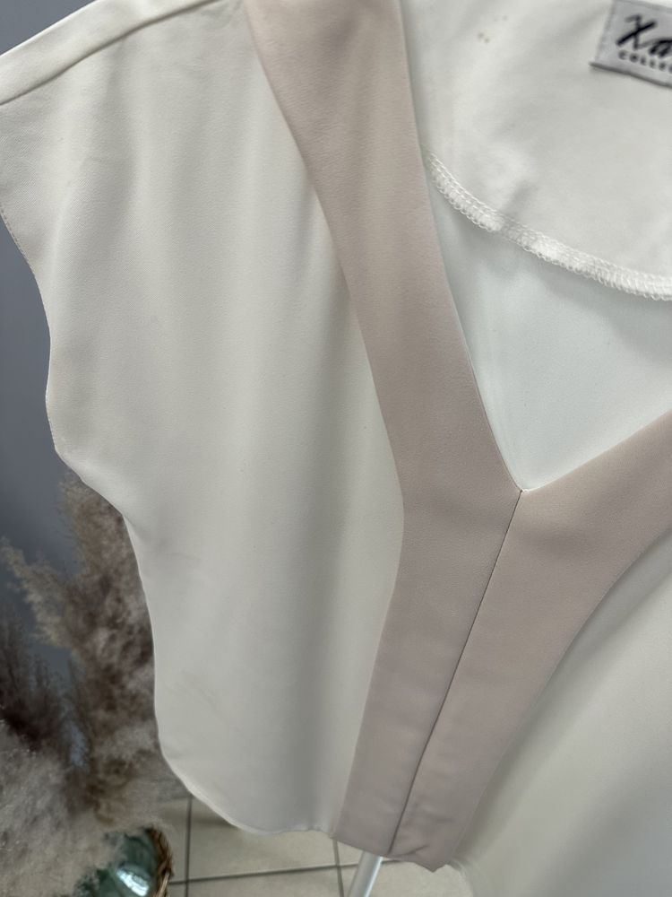 Bluzka Xana z ozdobnym dekoltem