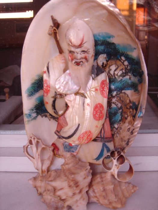 Китайский сувенир из ракушек