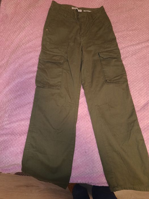 Bershka bojówki zielone