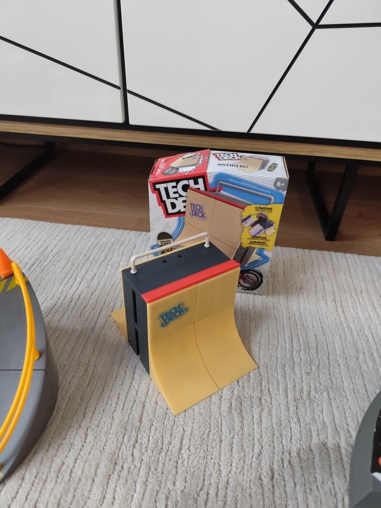 Zestawy Tech Deck plus deskorolki i ludziki