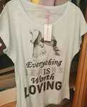 T-shirt Nova com etiqueta