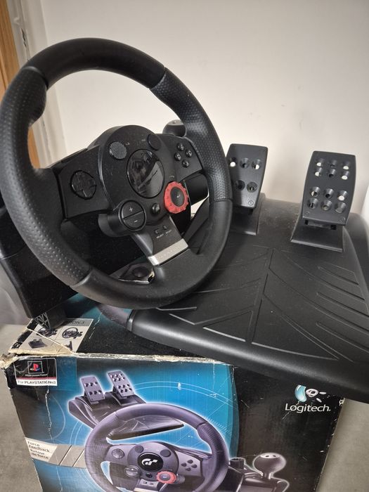Volante e Pedais Driving Force GT