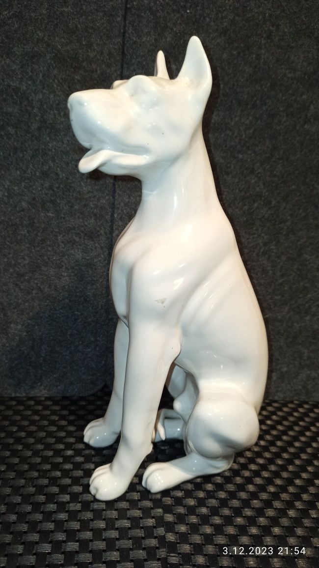 Wielka Figurka Psa Dog Biała Porcelana  H 27 cm