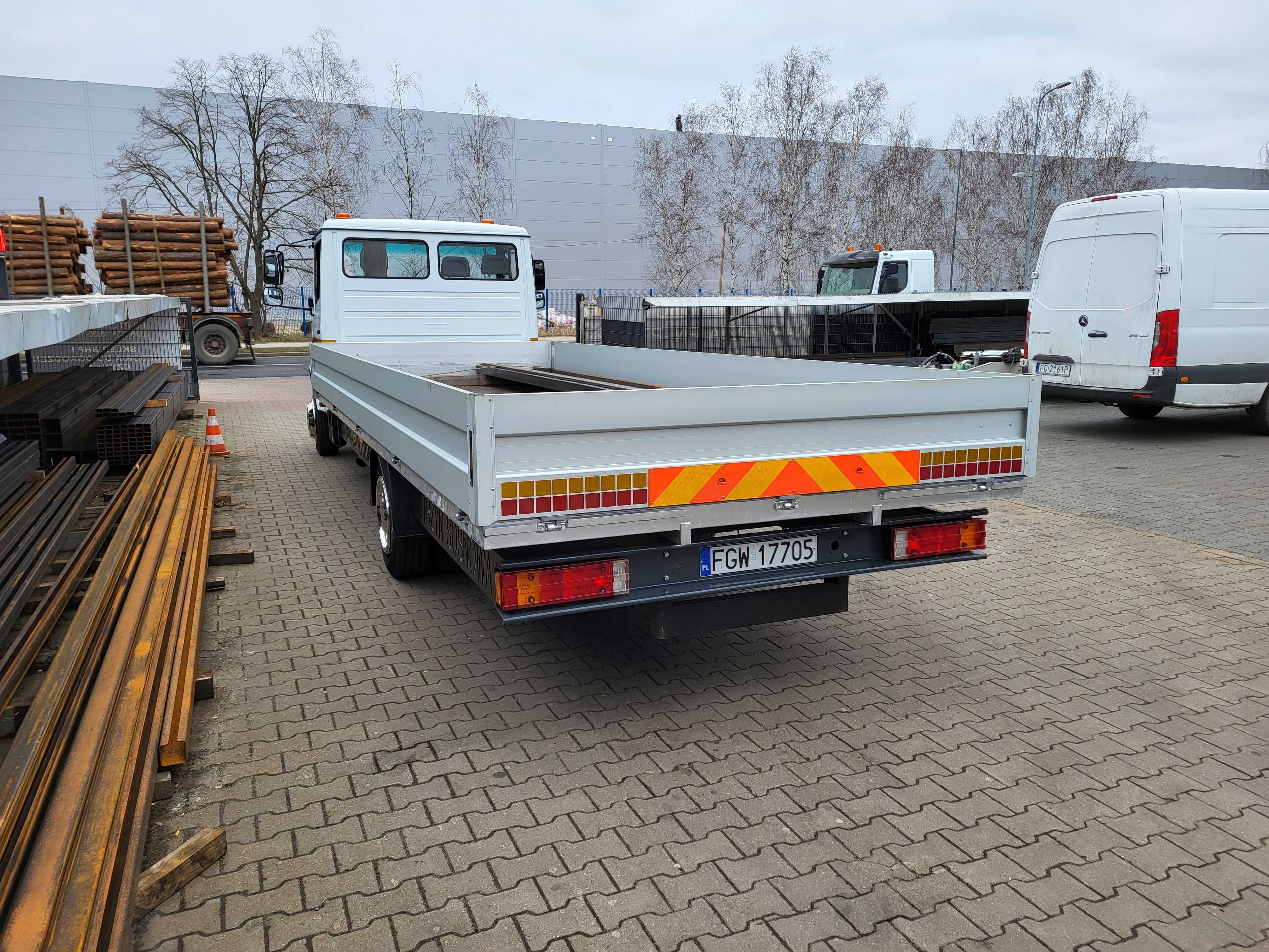 Mercedes Vario 815 NOWA ALUMINIOWA ZABUDOWA .DŁ 6,3 SZER 2,3M stan Bdb