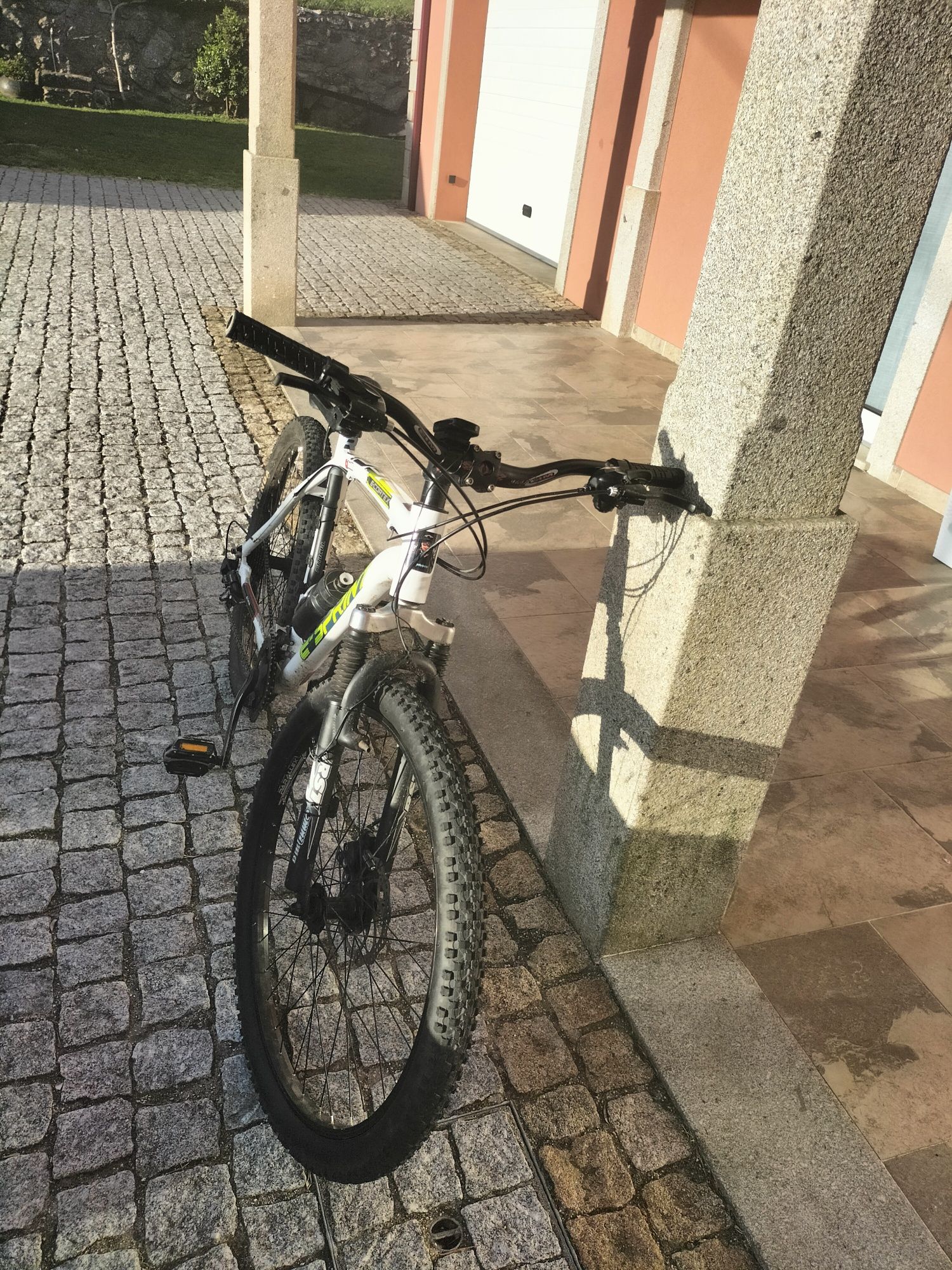 Bicicleta BTT em bom estado