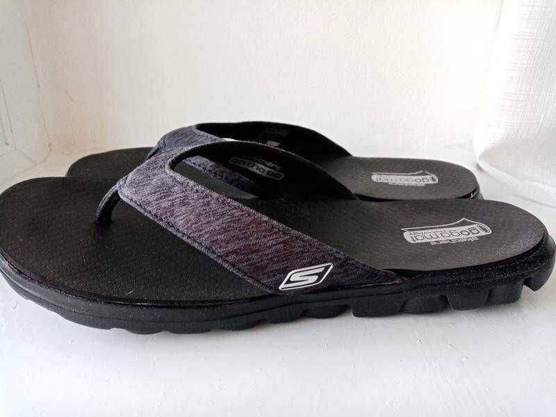 Легкие вьетнамки скейчеры мягкие шлепанцы для девочки оригина Skechers