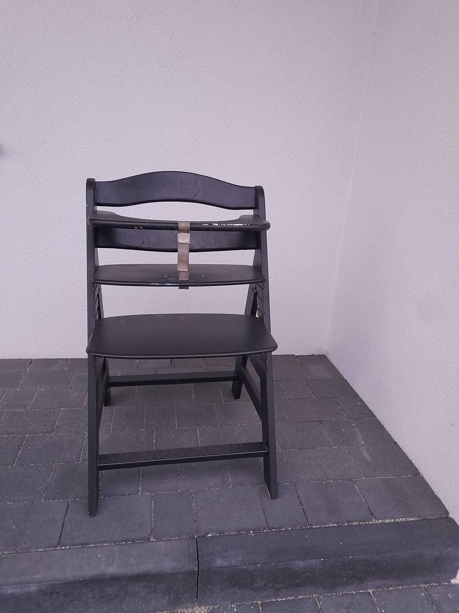 Drewniane krzesełko do karmienia