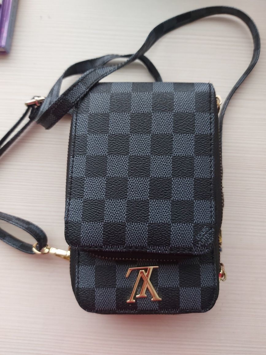 Продам сумочку Louis Vuitton