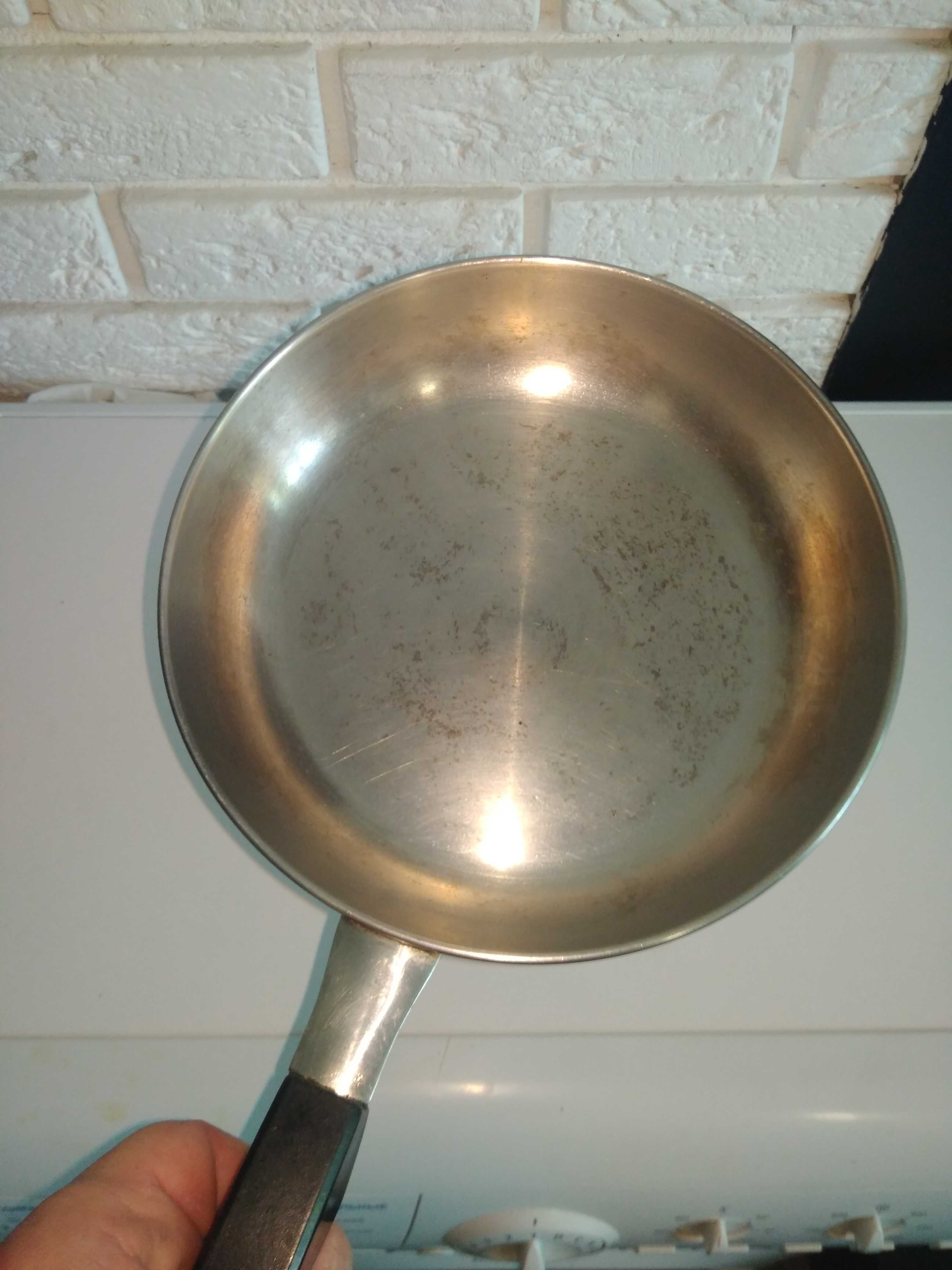 Сковорідка з нержавійки діаметром 21,5см