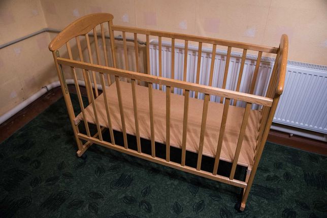 Деревянная детская кроватка-качалка Наталка