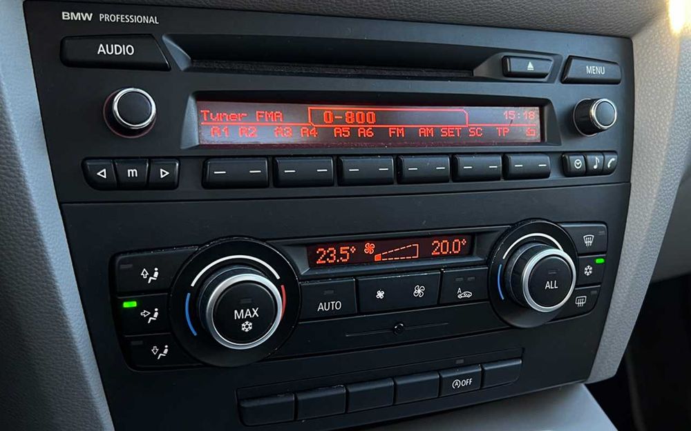 BMW 320 I 2010 рік