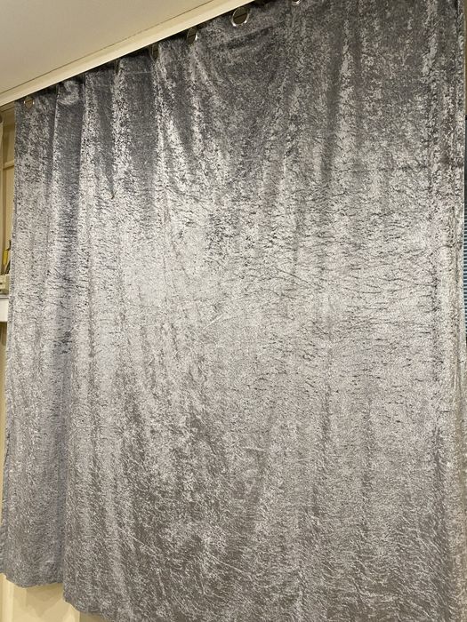 Щтора велюровая  блекаут на люверсах