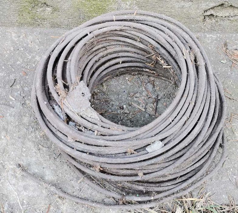 Stary przewód kabel  w oplocie
