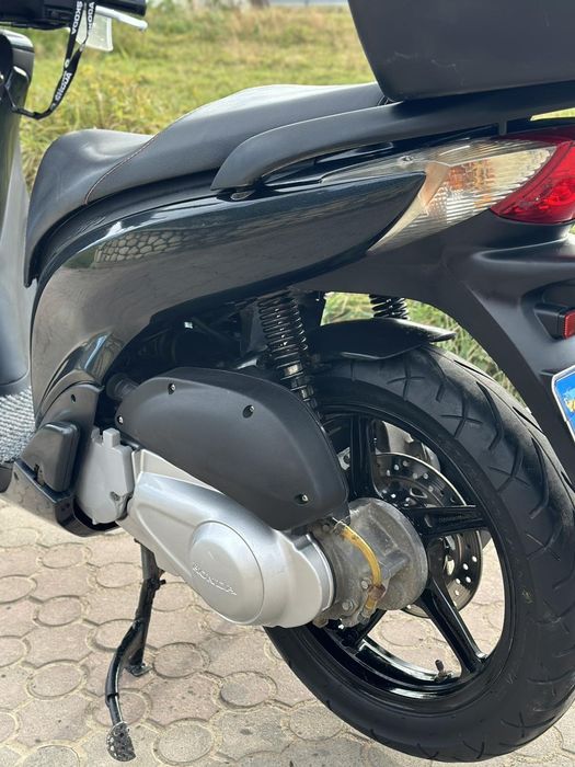 Скутер honda sh150