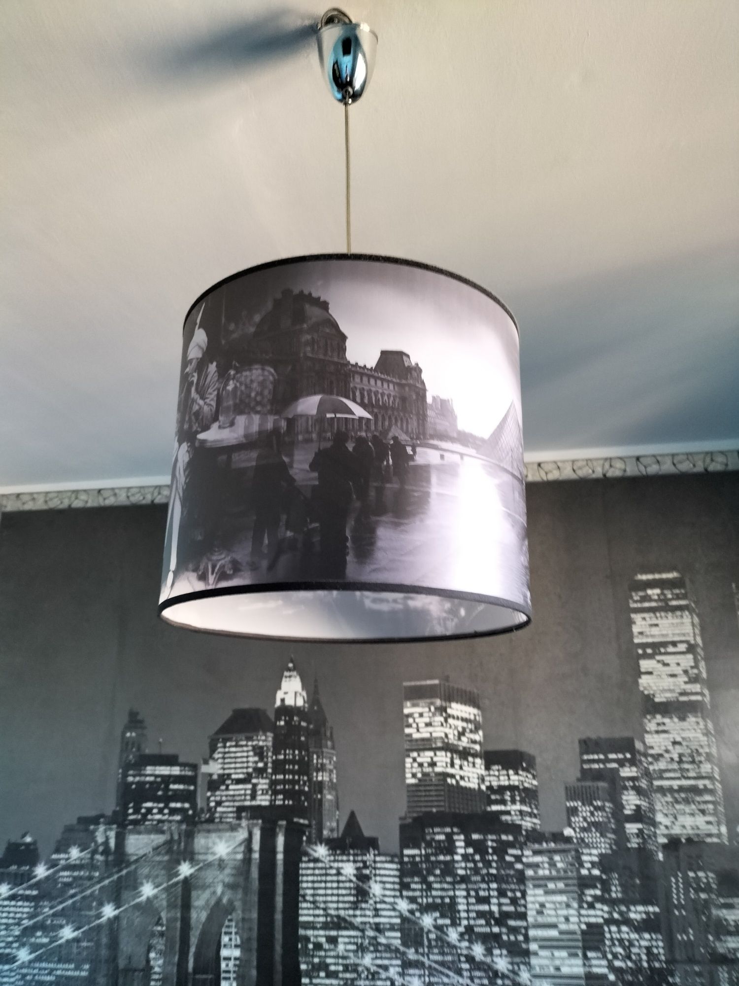 Lampa sufitowa wisząca do pokoju dziecięcego