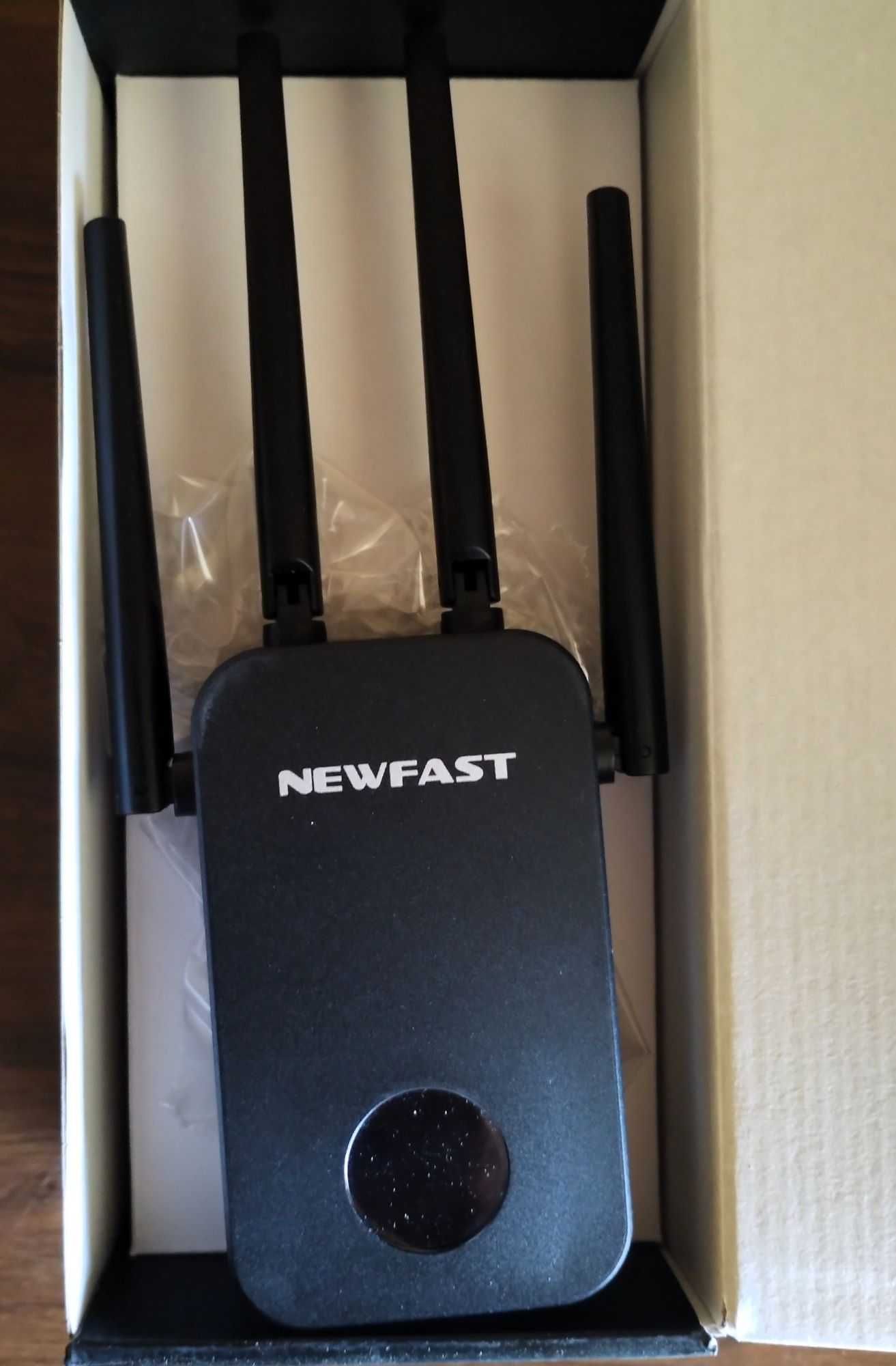 Wzmacniacz sygnału Wi-Fi NEWFAST NF-RE523 LSD 1200Mbps 4 anteny