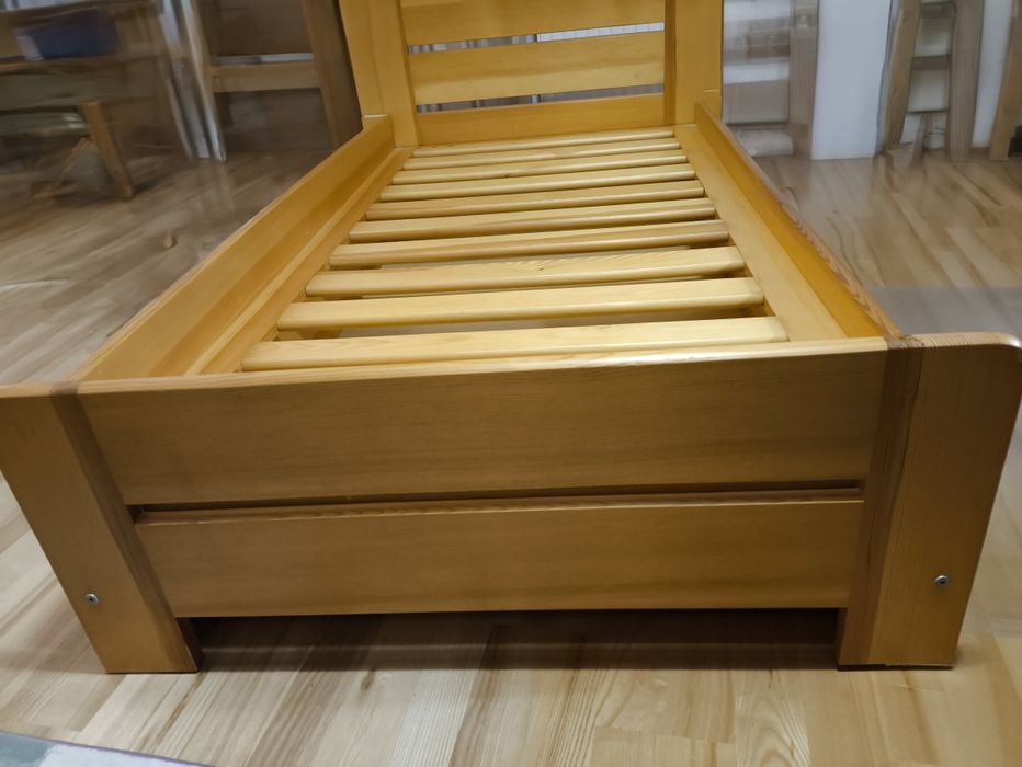 Łóżko sosnowe 95x178