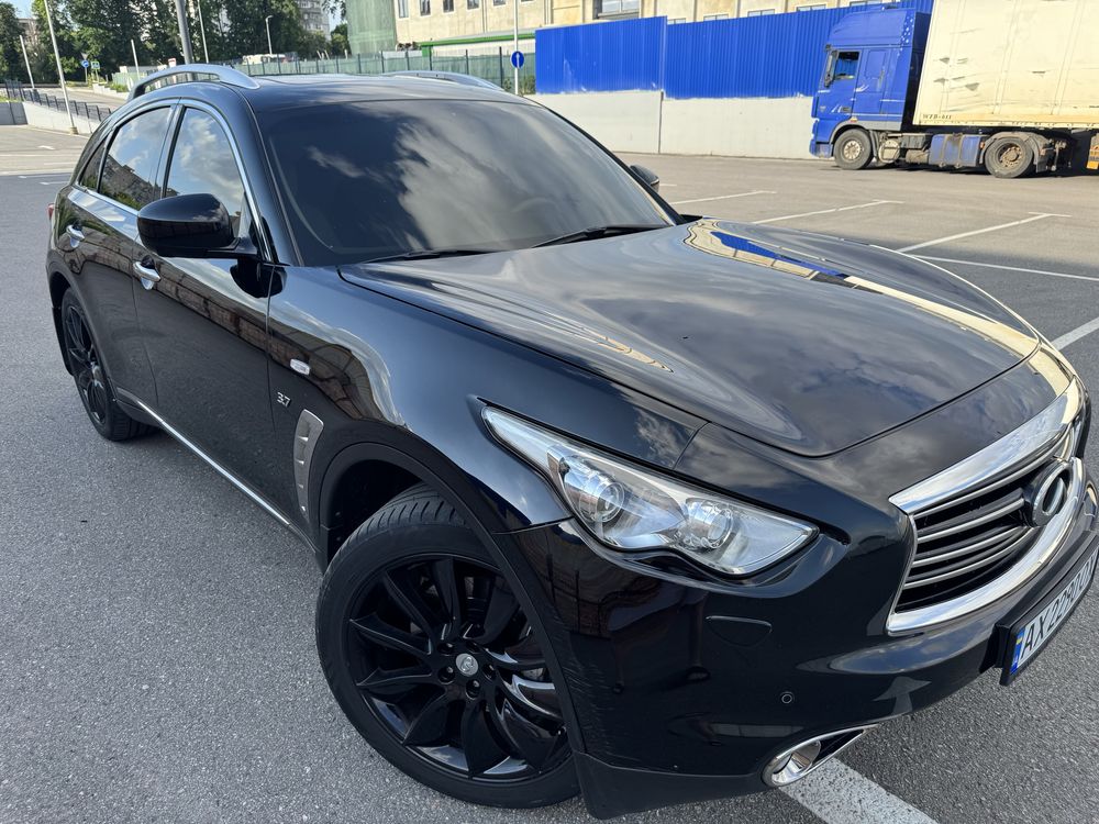 Infinity FX37 Restyling