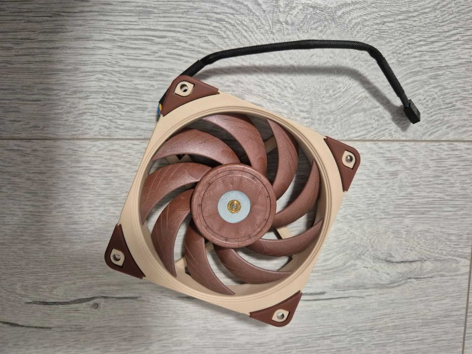найкращий 120mm вентилятор Noctua NF-A12x25 PWM. Trade-in
