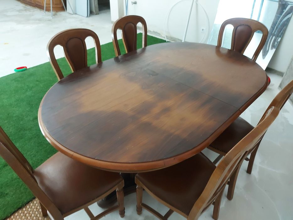 Vendo mesa de sala + cadeiras