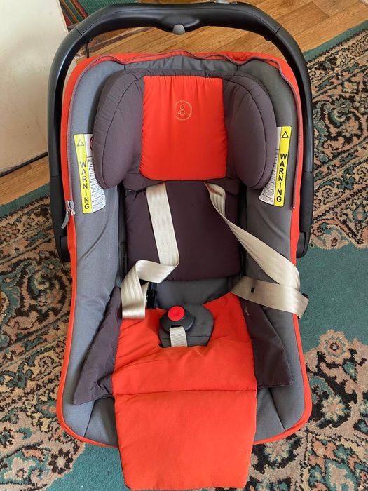 Дитяче авто крісло вживане у гарному стані