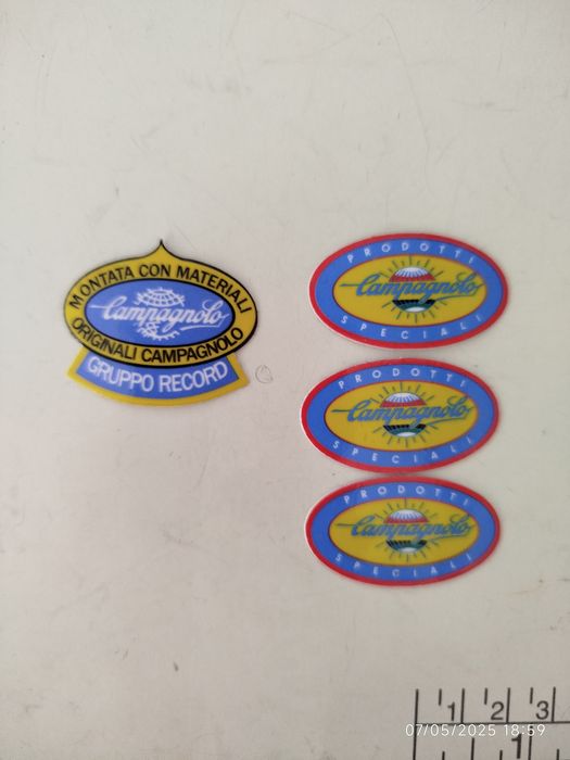 Decalques em vinil laminado