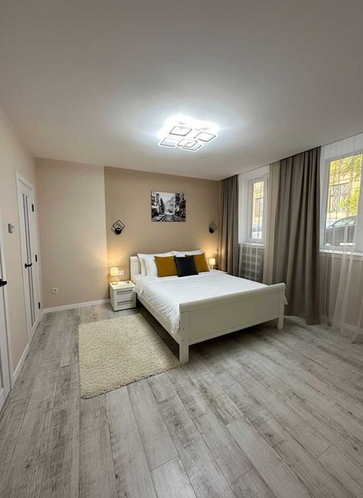 Оренда однокімнатної квартири по вулиці Княжа 2 (світло не вимикають)