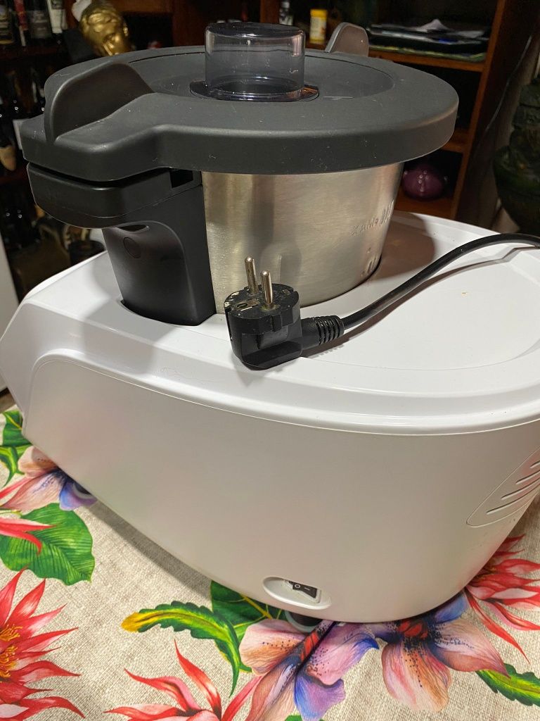 Robot de cozinha monsieur cuisine Lidl com muito pouco uso