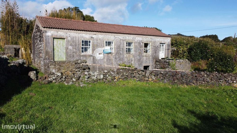 Quintinha linda no Pico ( Piedade) Azores