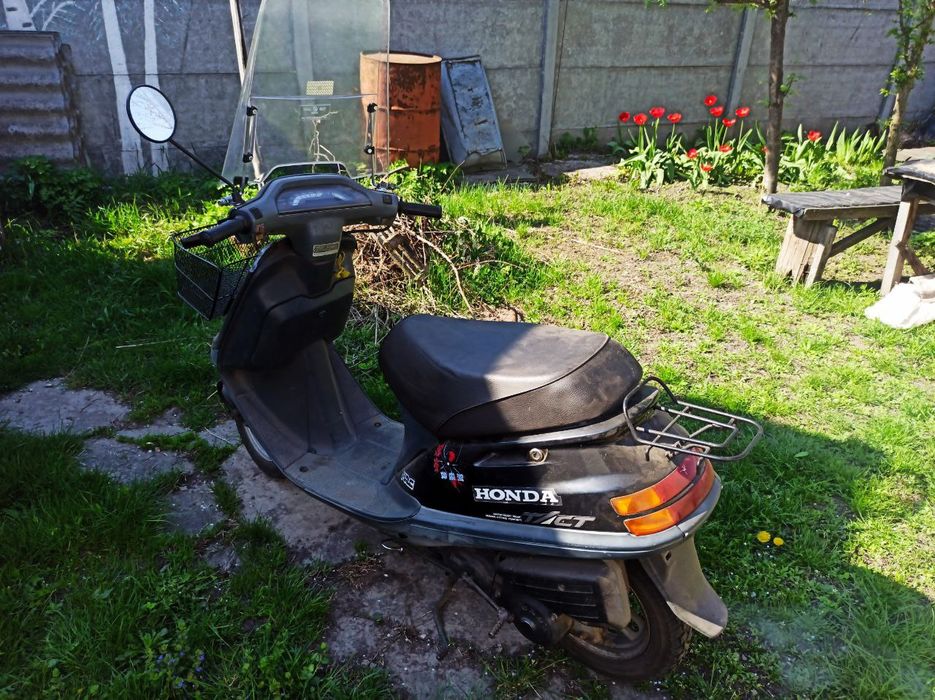 Хонда такт 24 гарний стан,сів поїхав.