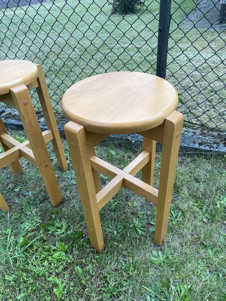 Wysoki stolek,  taboret, hoker, lite drewno