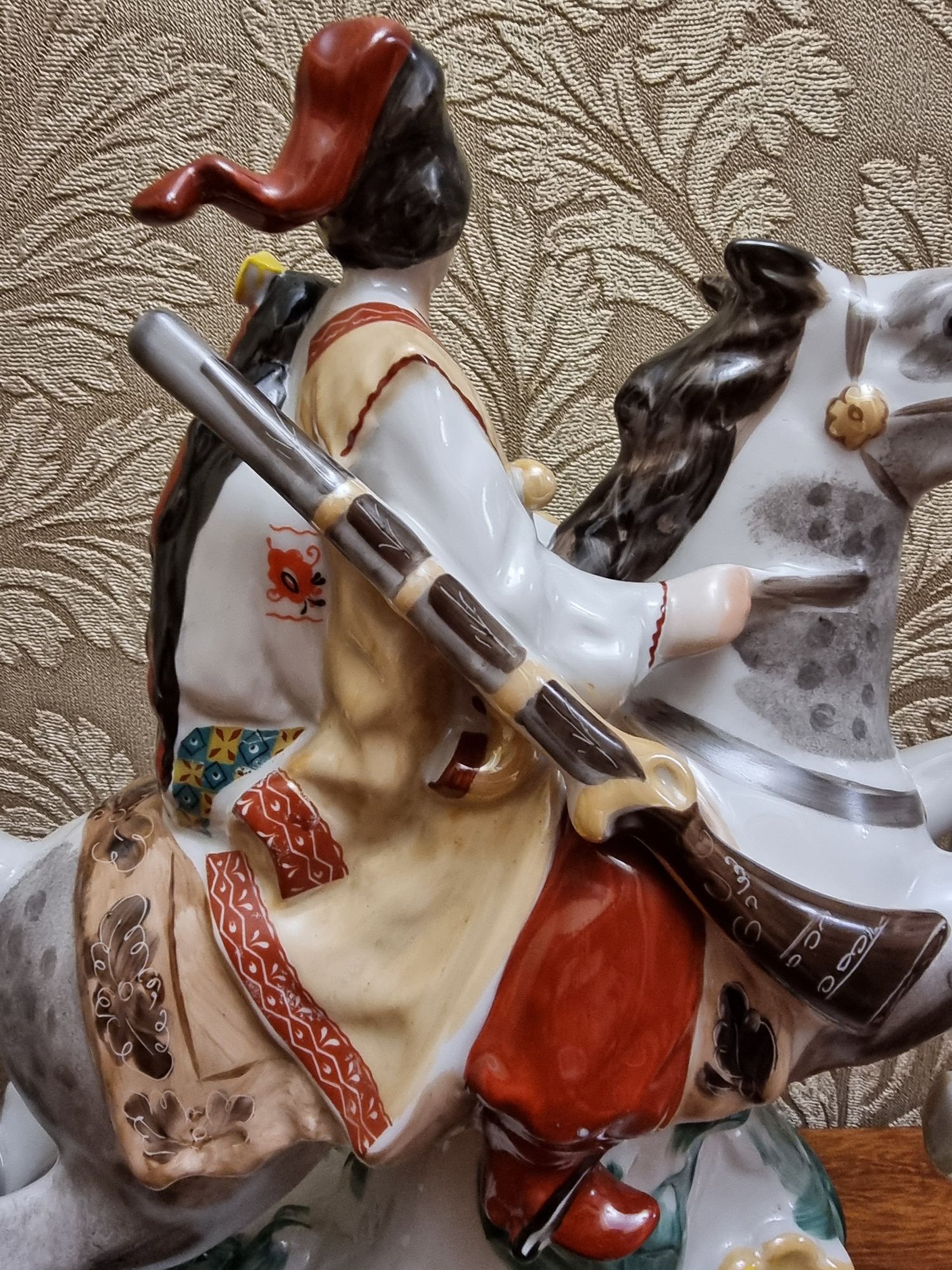 Порцеляна Козак з дівчиною на коні