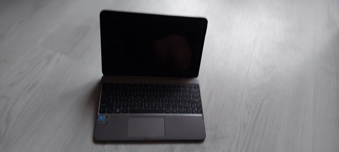 ASUS Transformer Book T100HA