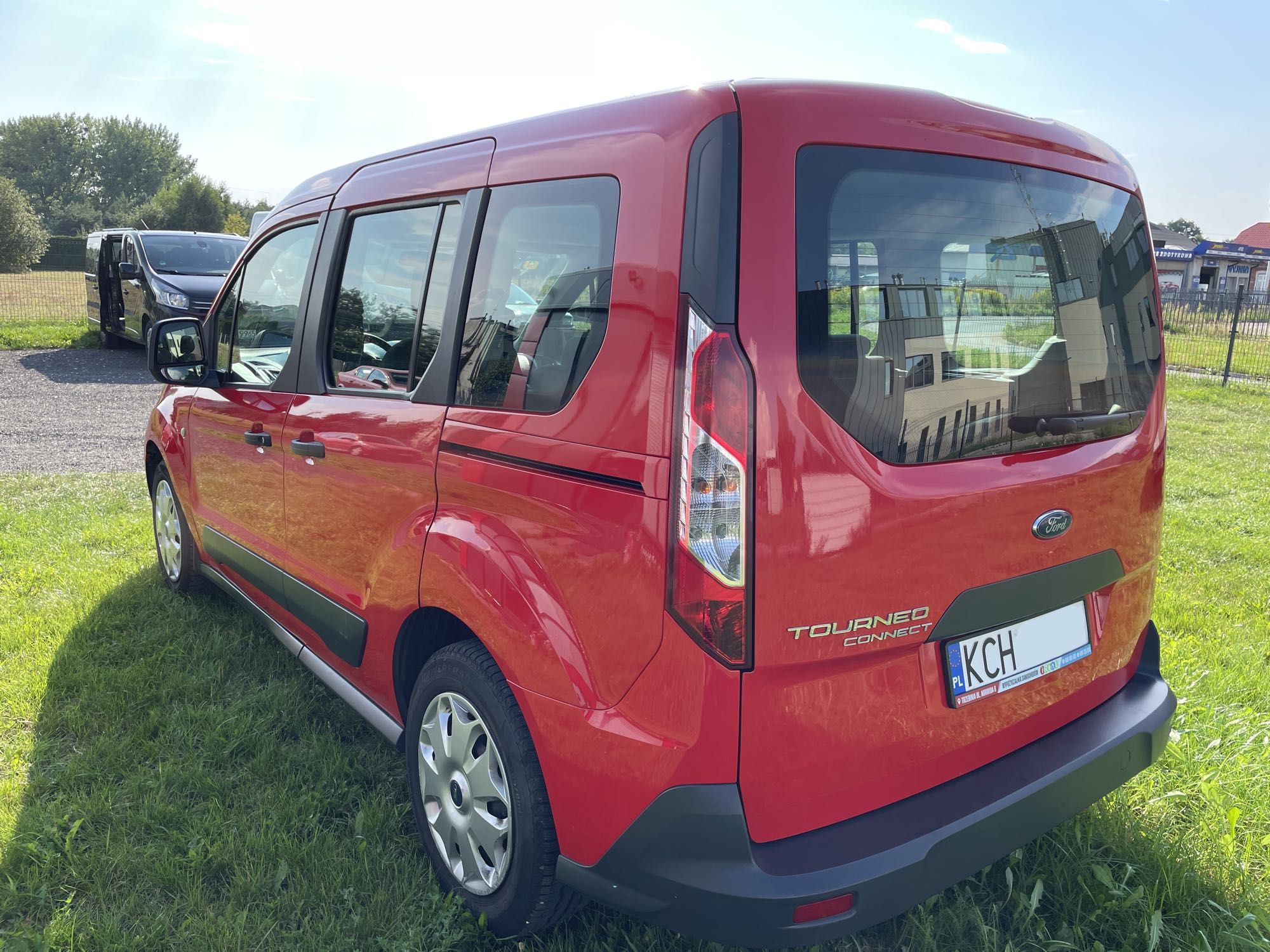 Wynajem samochodu van 5 osobowy Ford Tourneo Connect Wypożyczalnia aut