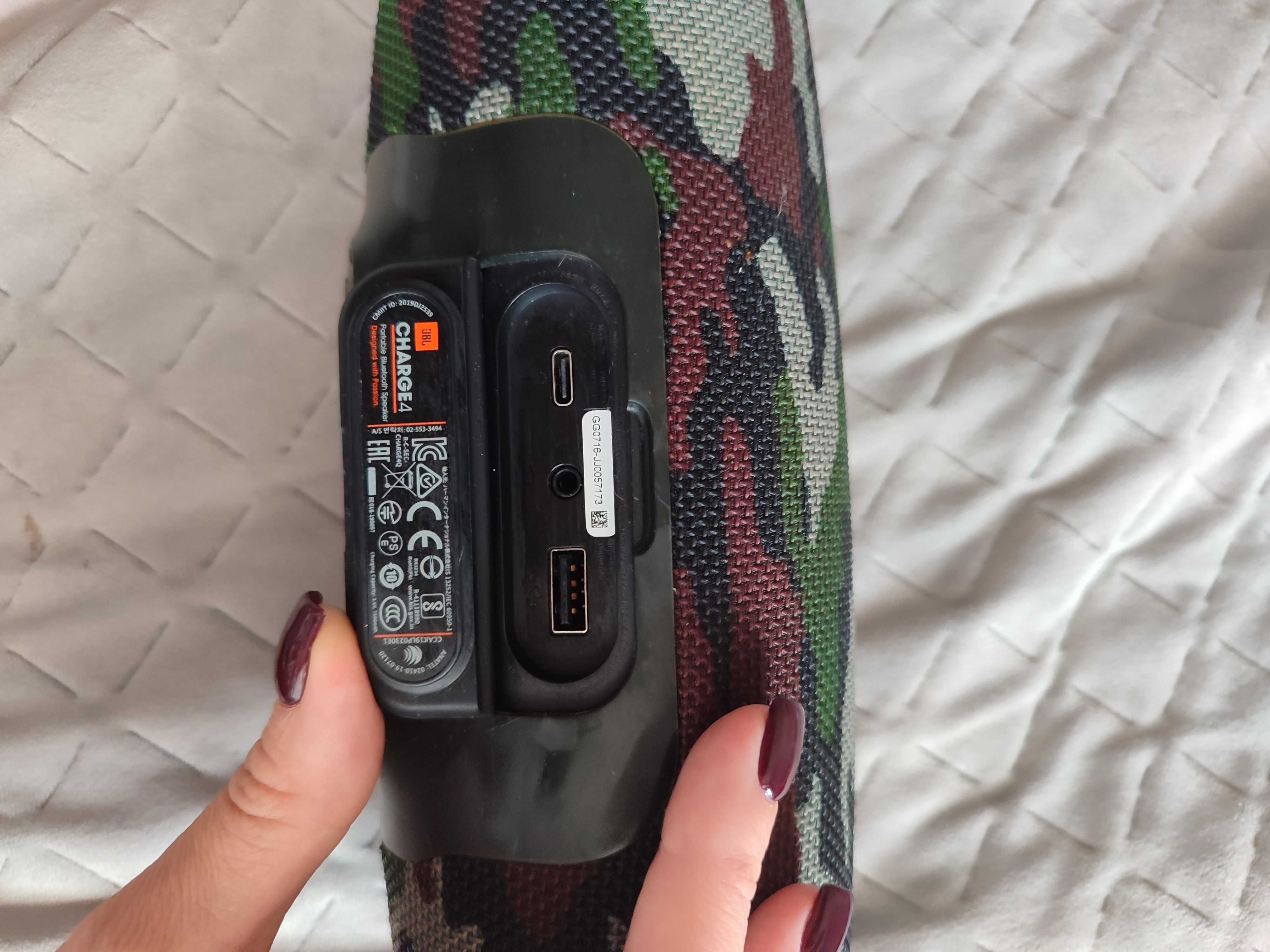 Колонка jbl charge 4 оригінал