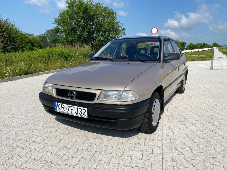 Opel Astra Opel astra f stan niespotykany youngtimer