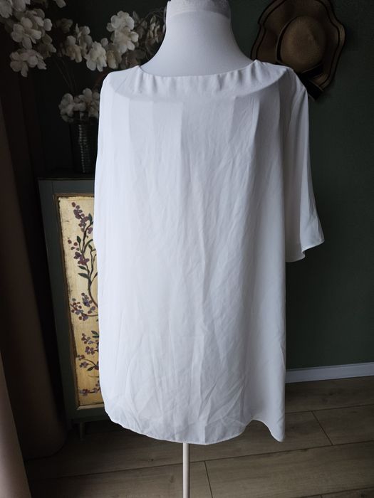 Lekka, zwiewna bluzka/tunika w kolorze ecru  S/ M  elegancja i komfor