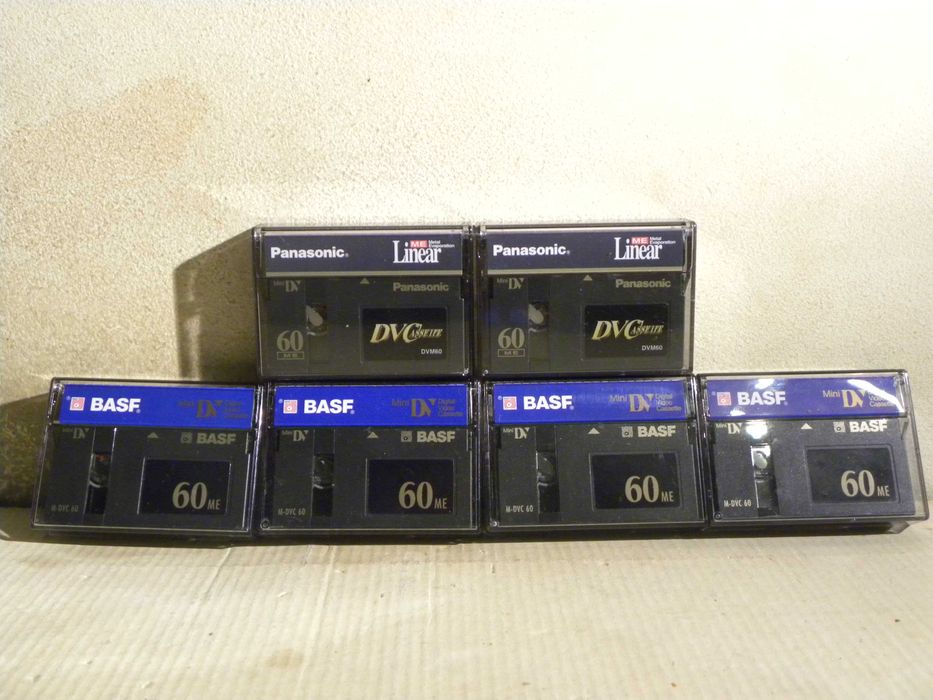 16 kaset do kamer mini DV 11x sony 4x basf 2x panasonic